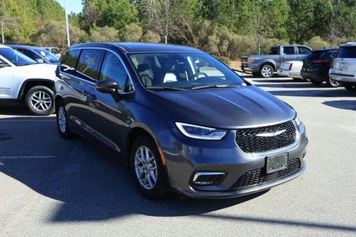 2023 Chrysler Pacifica Touring-L