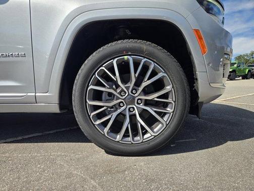 2025 Jeep Grand Cherokee L Summit