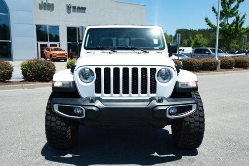 Bright White Clearcoat 2023 Jeep Gladiator Sport