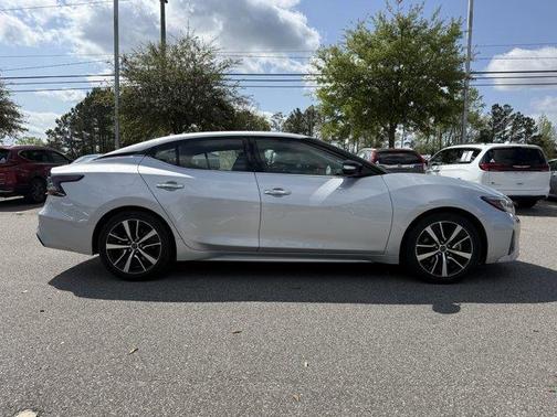 2023 Nissan Maxima SV