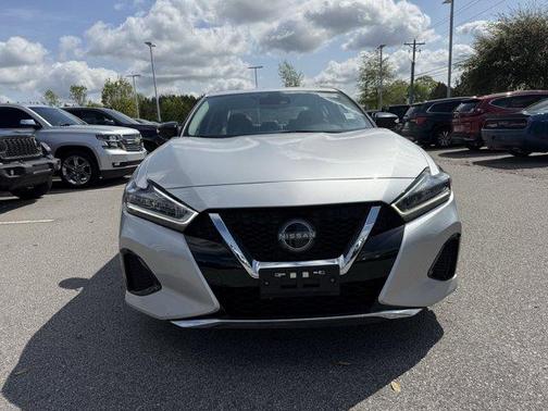 2023 Nissan Maxima SV