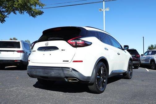 White 2023 Nissan Murano SV