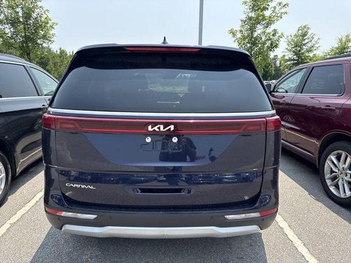 2023 Kia Carnival LX