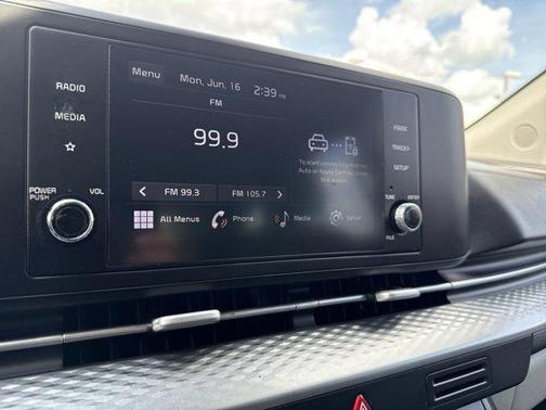 2023 Kia Carnival LX