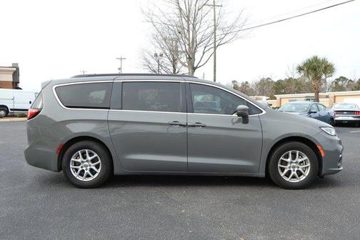 2022 Chrysler Pacifica Touring-L