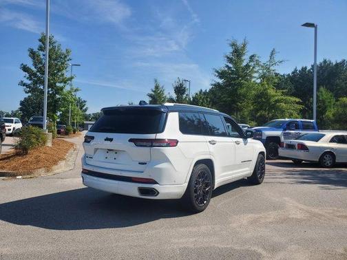 2023 Jeep Grand Cherokee L Summit