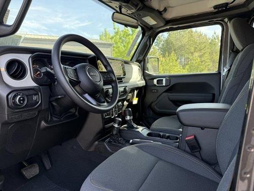 2025 Jeep Gladiator Sport