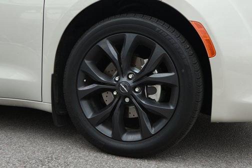 2019 Chrysler Pacifica Touring-L