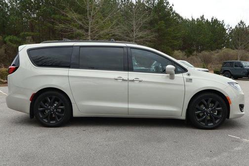 2019 Chrysler Pacifica Touring-L
