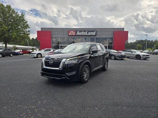 2022 Nissan Pathfinder S