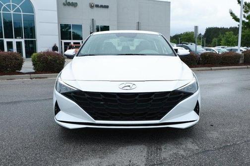Quartz White 2022 Hyundai ELANTRA SEL