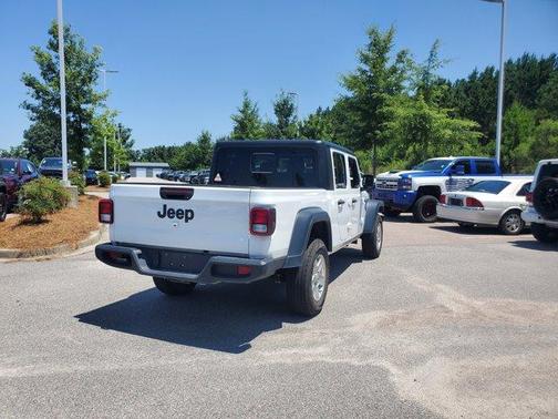 2023 Jeep Gladiator Sport