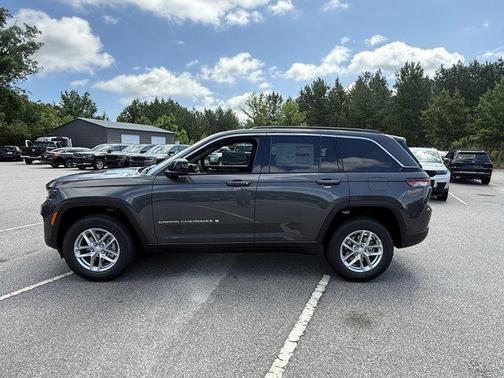 2025 Jeep Grand Cherokee Laredo X