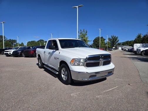 2016 RAM 1500 SLT