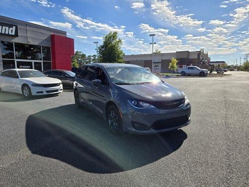 2020 Chrysler Pacifica Touring