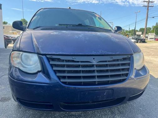 Midnight Blue Pearlcoat 2005 Chrysler Town & Country Touring