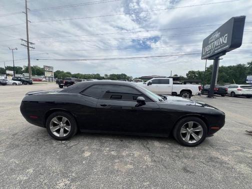 Pitch Black Clearcoat 2015 Dodge Challenger SXT