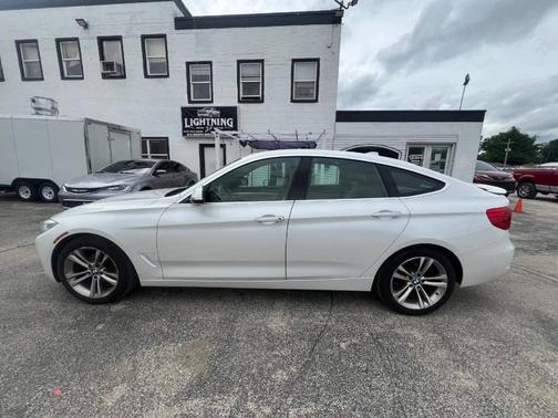 Alpine White 2018 BMW 330 Gran Turismo i xDrive
