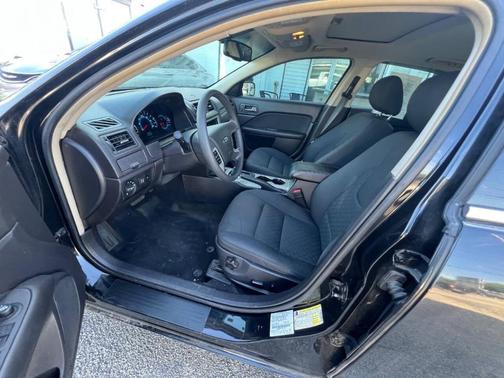 Tuxedo Black Metallic 2011 Ford Fusion SE
