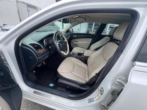 Bright White Clearcoat 2016 Chrysler 300C Platinum