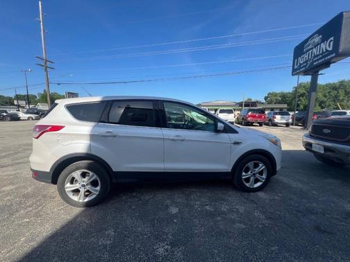 Oxford White 2015 Ford Escape SE