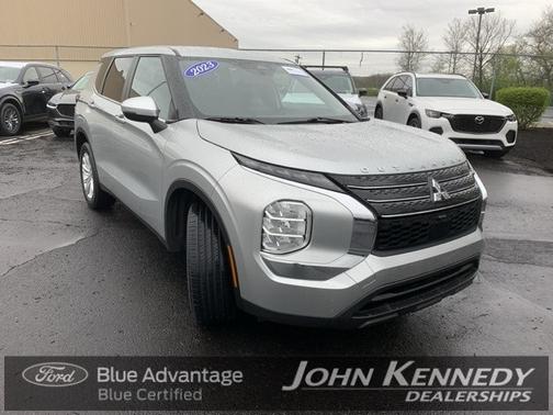 2023 Mitsubishi Outlander ES