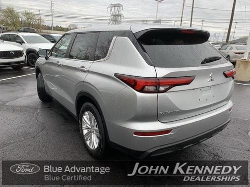 2023 Mitsubishi Outlander ES
