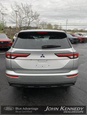 2023 Mitsubishi Outlander ES