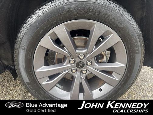 AGATE BLACK METALLIC 2023 Ford Explorer XLT