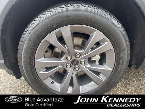 AGATE BLACK METALLIC 2023 Ford Explorer XLT