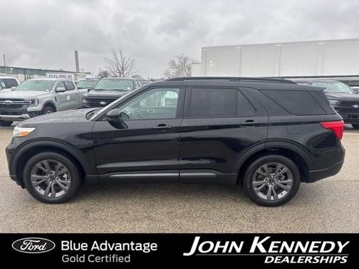 AGATE BLACK METALLIC 2023 Ford Explorer XLT