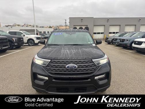 AGATE BLACK METALLIC 2023 Ford Explorer XLT