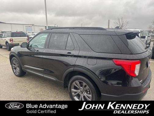 AGATE BLACK METALLIC 2023 Ford Explorer XLT