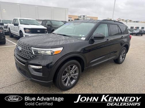 AGATE BLACK METALLIC 2023 Ford Explorer XLT
