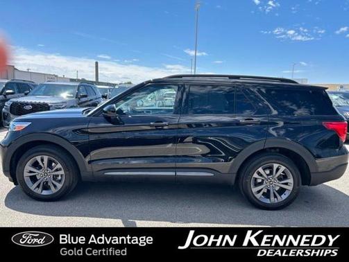 AGATE BLACK METALLIC 2023 Ford Explorer XLT