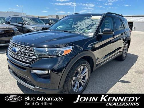 AGATE BLACK METALLIC 2023 Ford Explorer XLT