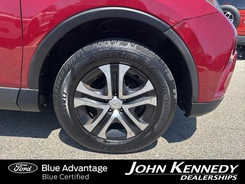 Ruby Flare Pearl 2018 Toyota RAV4 LE