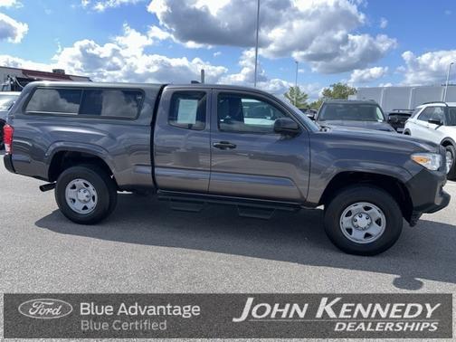 2017 Toyota Tacoma SR