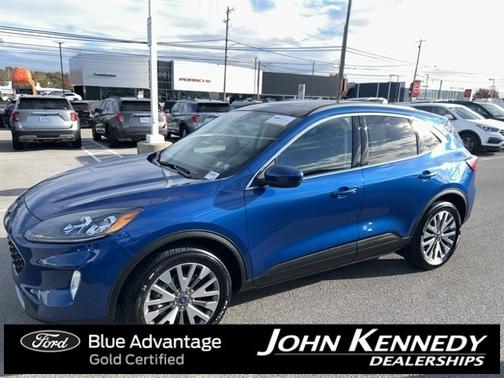 2022 Ford Escape TITANIUM