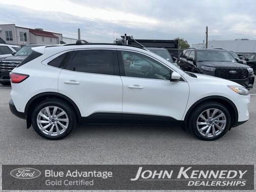 2022 Ford Escape TITANIUM
