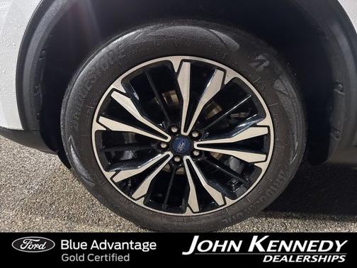 OXFORD WHITE 2022 Ford Escape SE