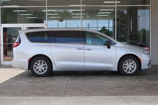 Silver Mist Clearcoat 2024 Chrysler Pacifica Touring-L