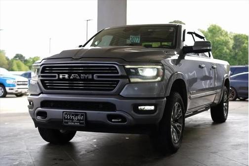 2022 RAM 1500 Laramie Crew Cab 4x4 64' Box