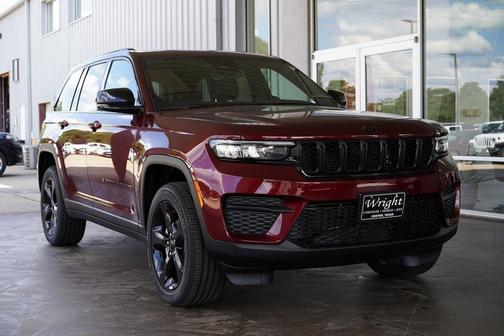 2025 Jeep Grand Cherokee Laredo