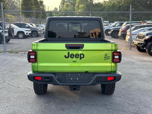 2025 Jeep Gladiator Sport