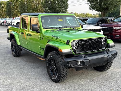 2025 Jeep Gladiator Sport