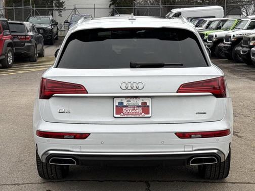 2023 Audi Q5 45 S line Premium Plus