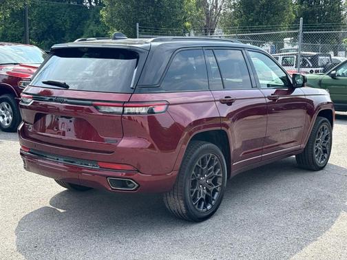 2025 Jeep Grand Cherokee Summit