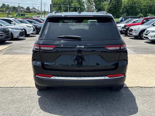 2022 Jeep Grand Cherokee 4xe Base