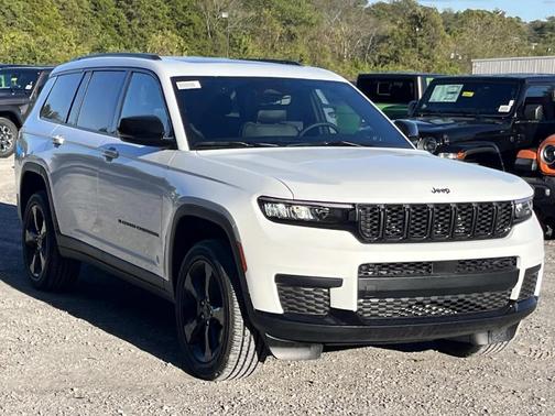 2025 Jeep Grand Cherokee L Laredo